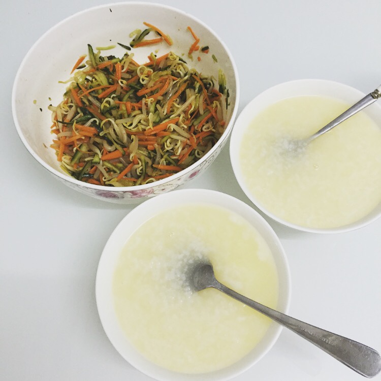 凉拌豆芽黄瓜菜