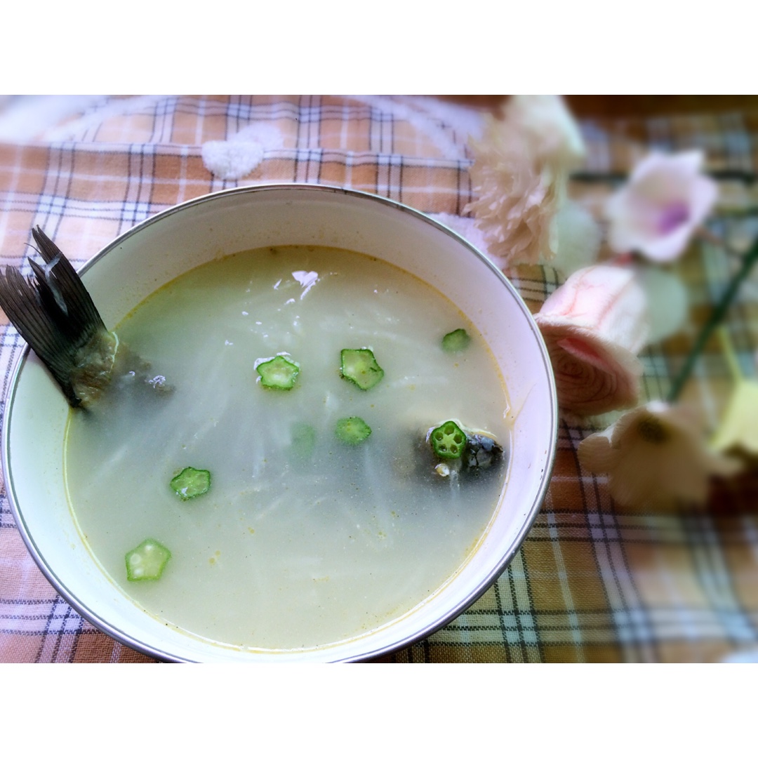 萝卜丝鲫鱼汤
