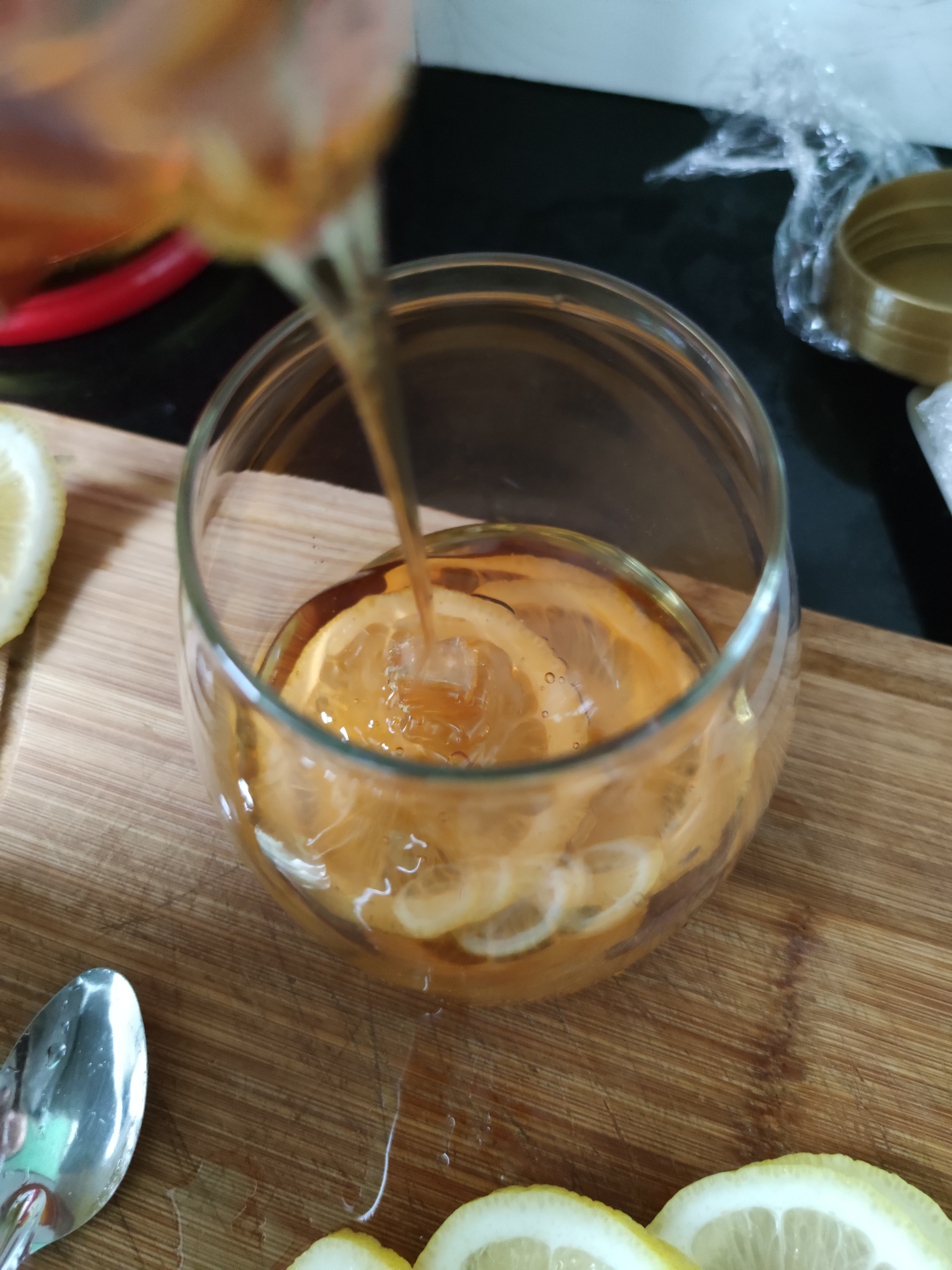 🔥✅简单好喝自制蜂蜜柠檬水（茶）的做法 步骤6