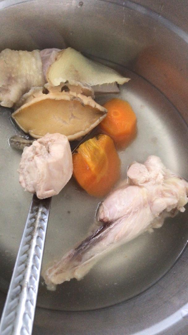 鲍鱼玉米萝卜汤