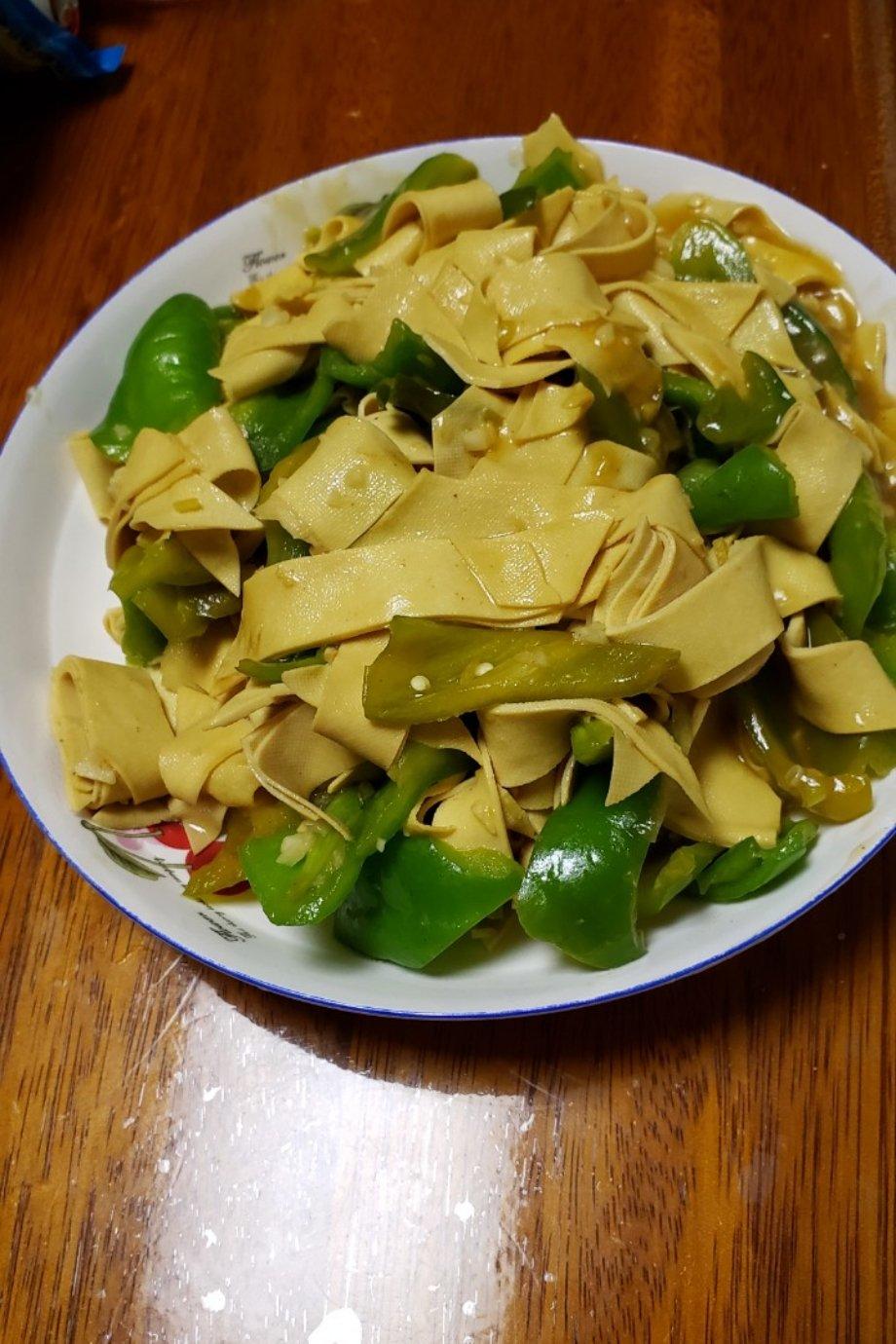 肉炒尖椒干豆腐