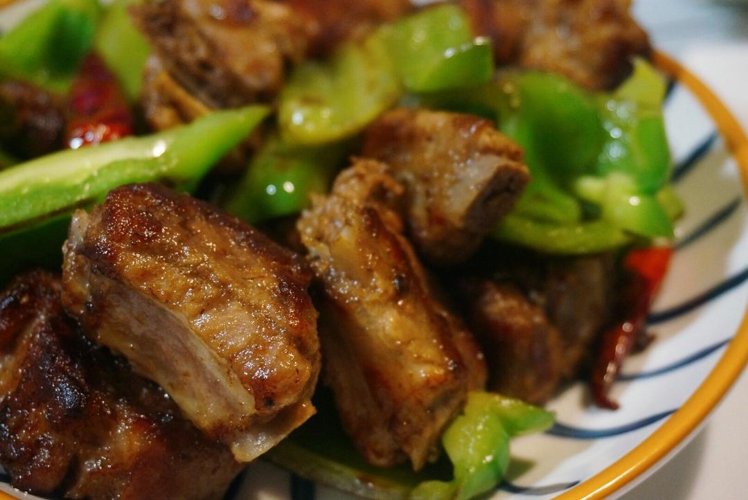 双椒煎排骨