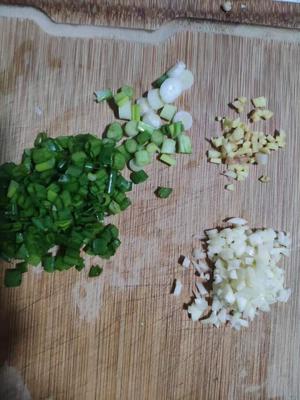 碎肉榨菜米粉的做法 步骤2