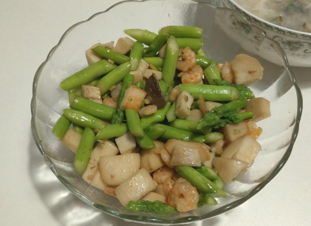鲜掉眉毛的炒三鲜～芦笋杏鲍菇干贝