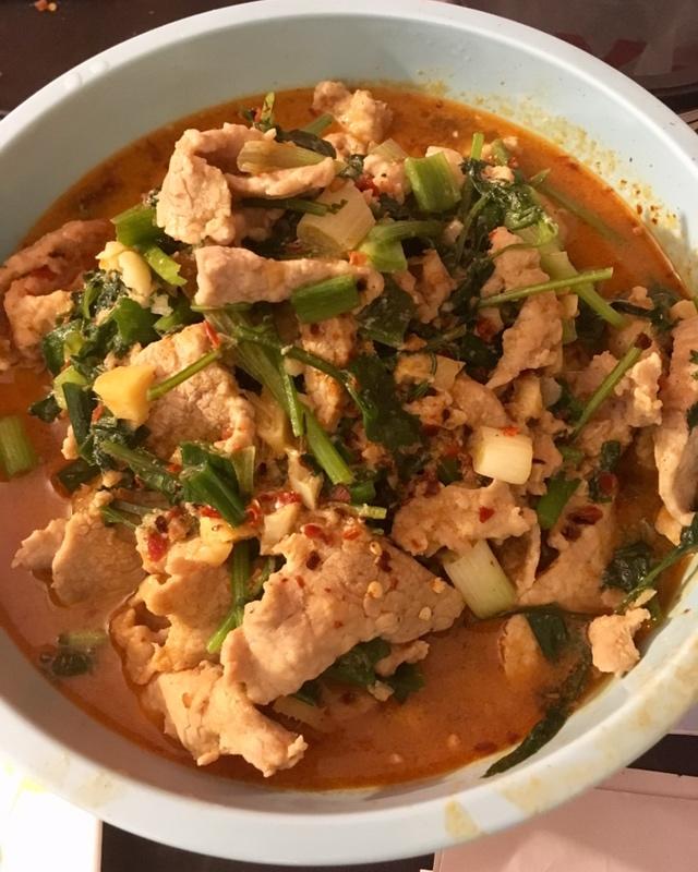 厨师长教你：“水煮肉片”的正宗做法，这味道真的很四川