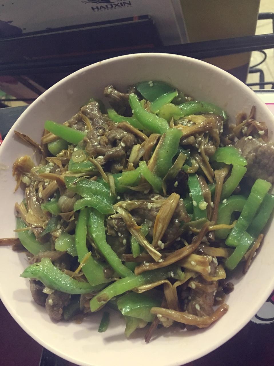 孜然牛肉炒青椒