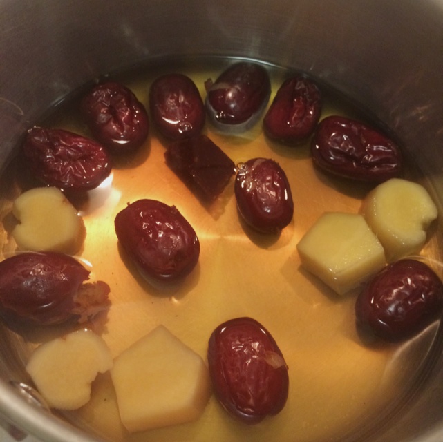 枸杞红枣生姜茶