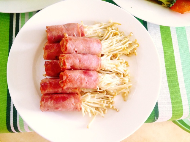 视频菜谱：金针菇培根卷