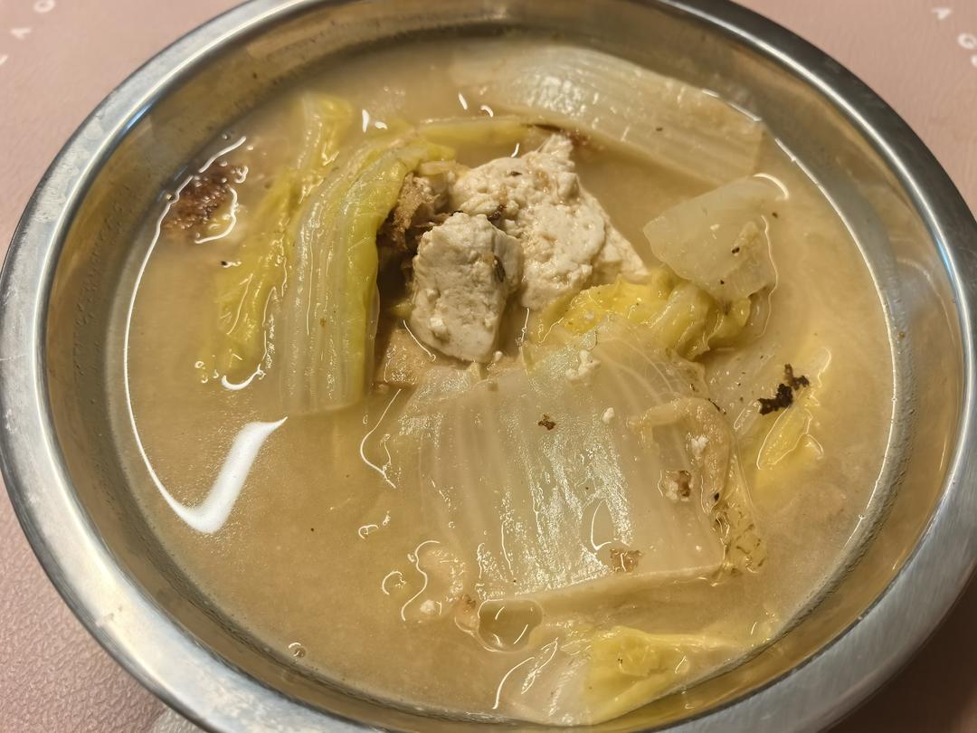 白菜煎蛋豆腐汤