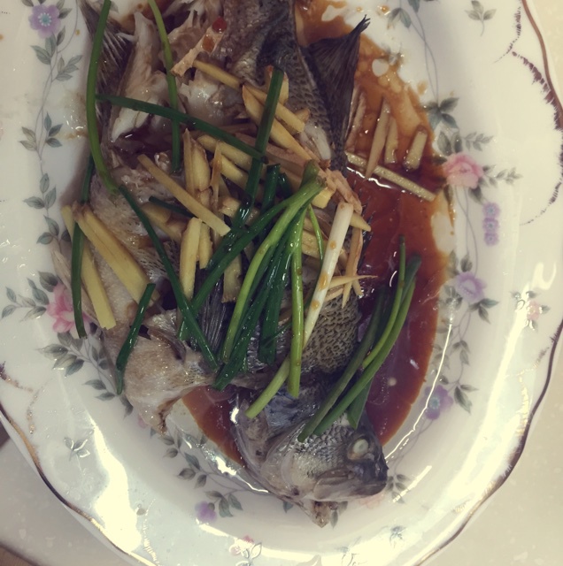 超快手微波炉蒸鱼