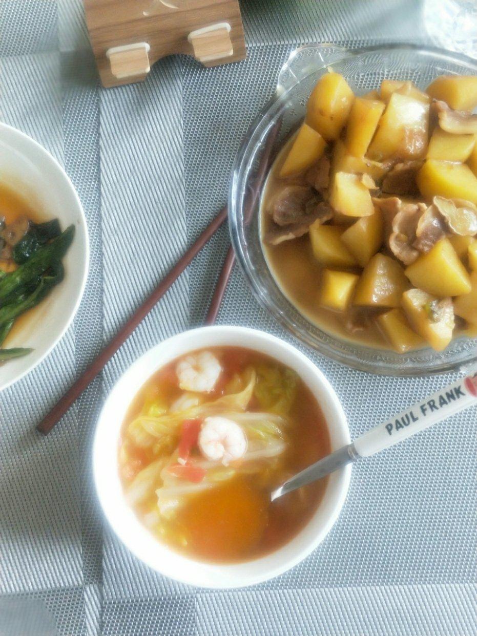 西红柿冻豆腐虾仁汤
