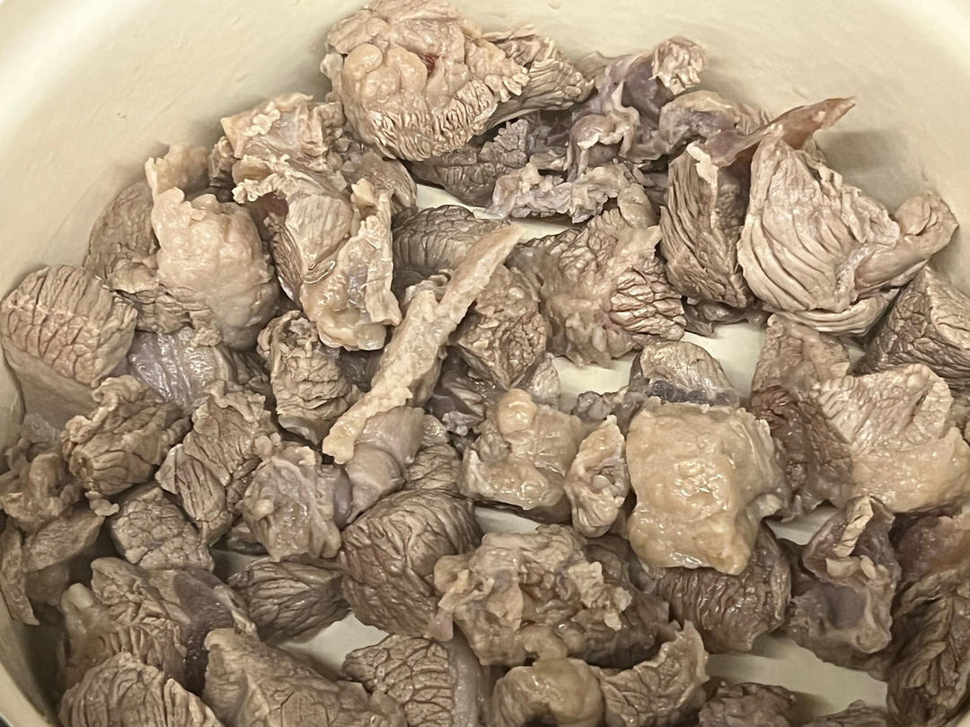 胡萝卜炖牛肋条【5-6月北鼎珐琅锅食谱】