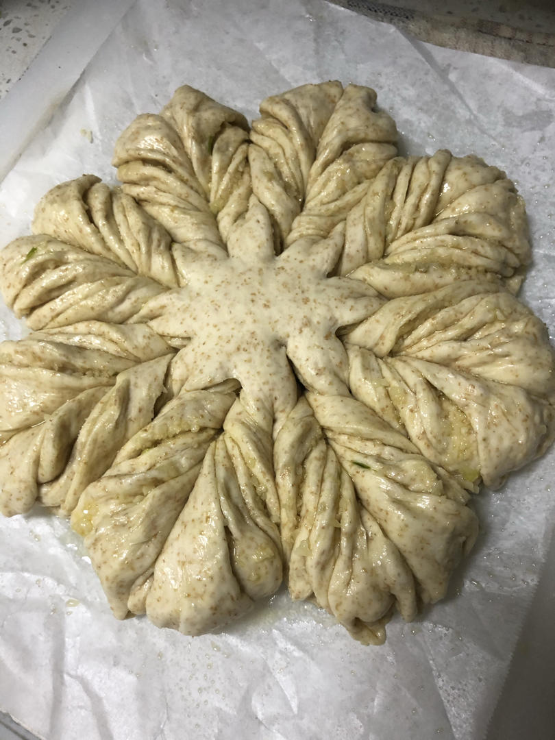 【小高姐】蒜香浓郁 造型优美 不用揉出手膜的面包
