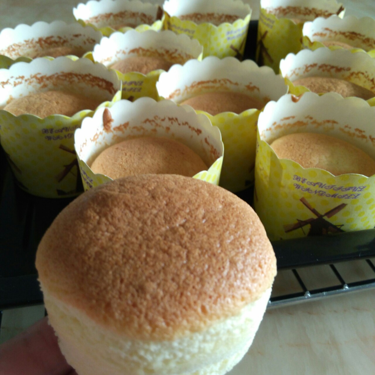 戚风小纸杯蛋糕