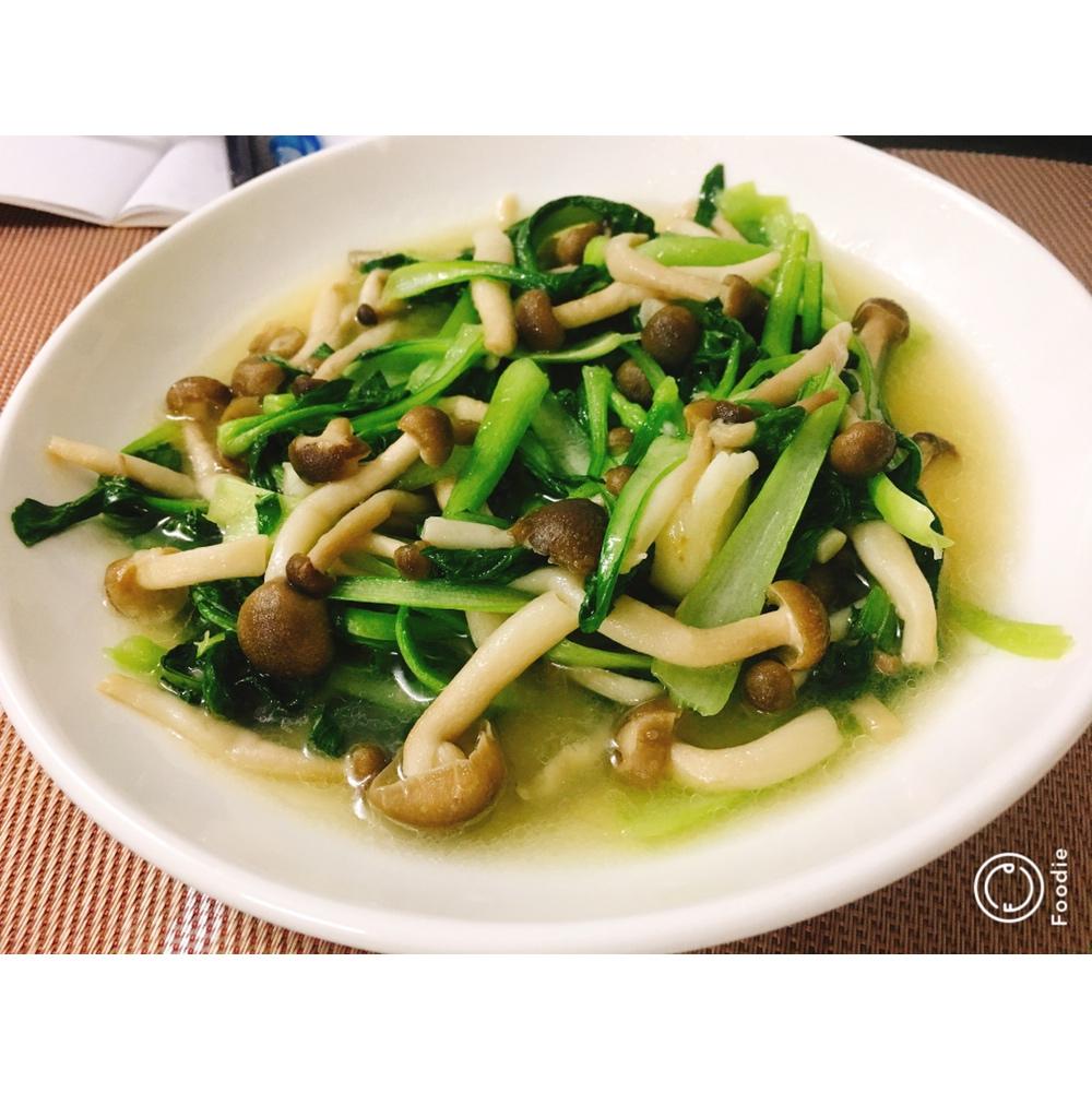 少油快手蟹味菇炒小青菜