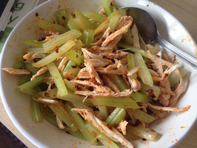 香芹凉拌手撕鸡胸肉 低卡减肥方便快捷~