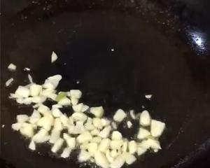 蒜香虾皮苋菜汤的做法 步骤2