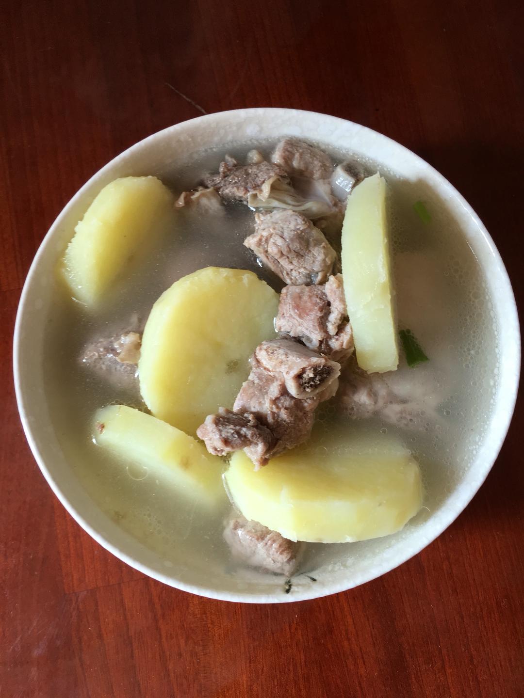 小排炖土豆汤
