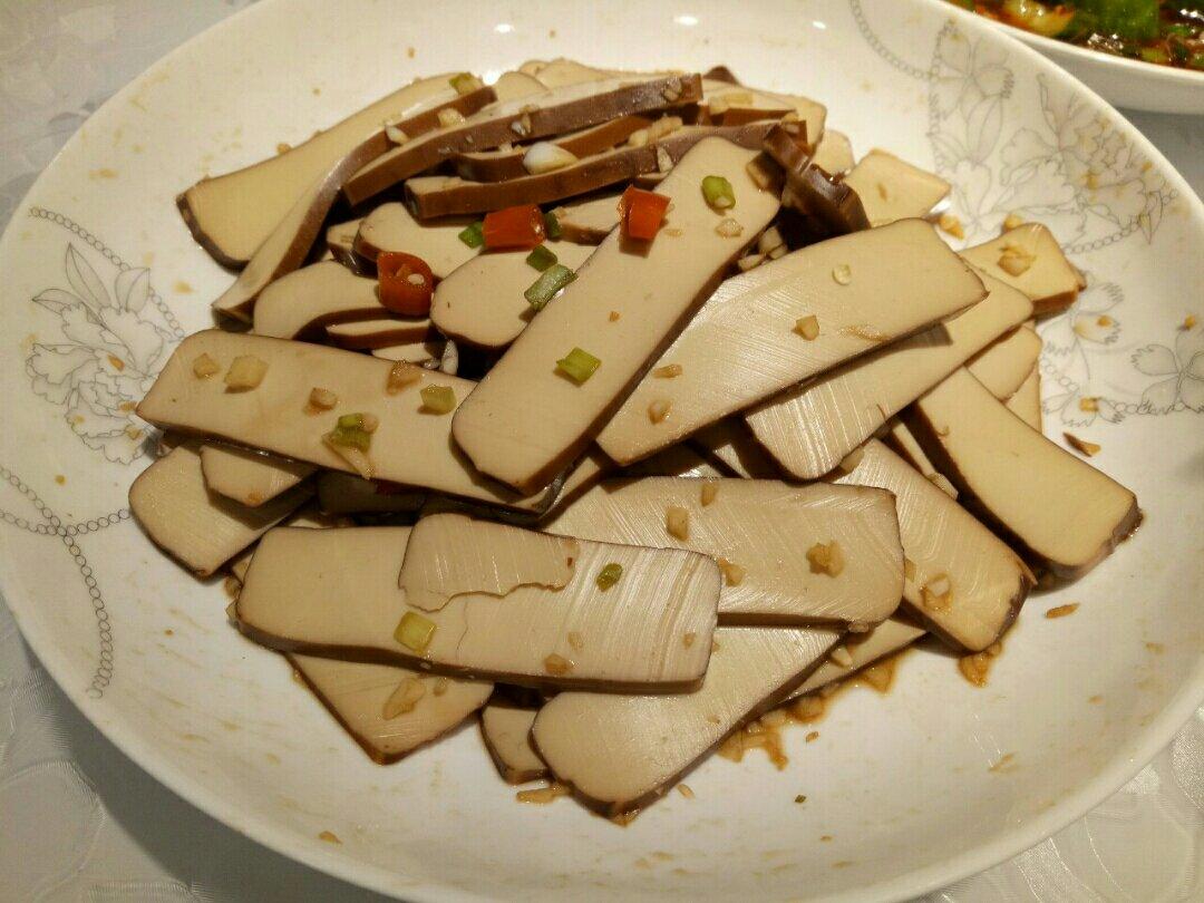 凉拌鸡蛋干