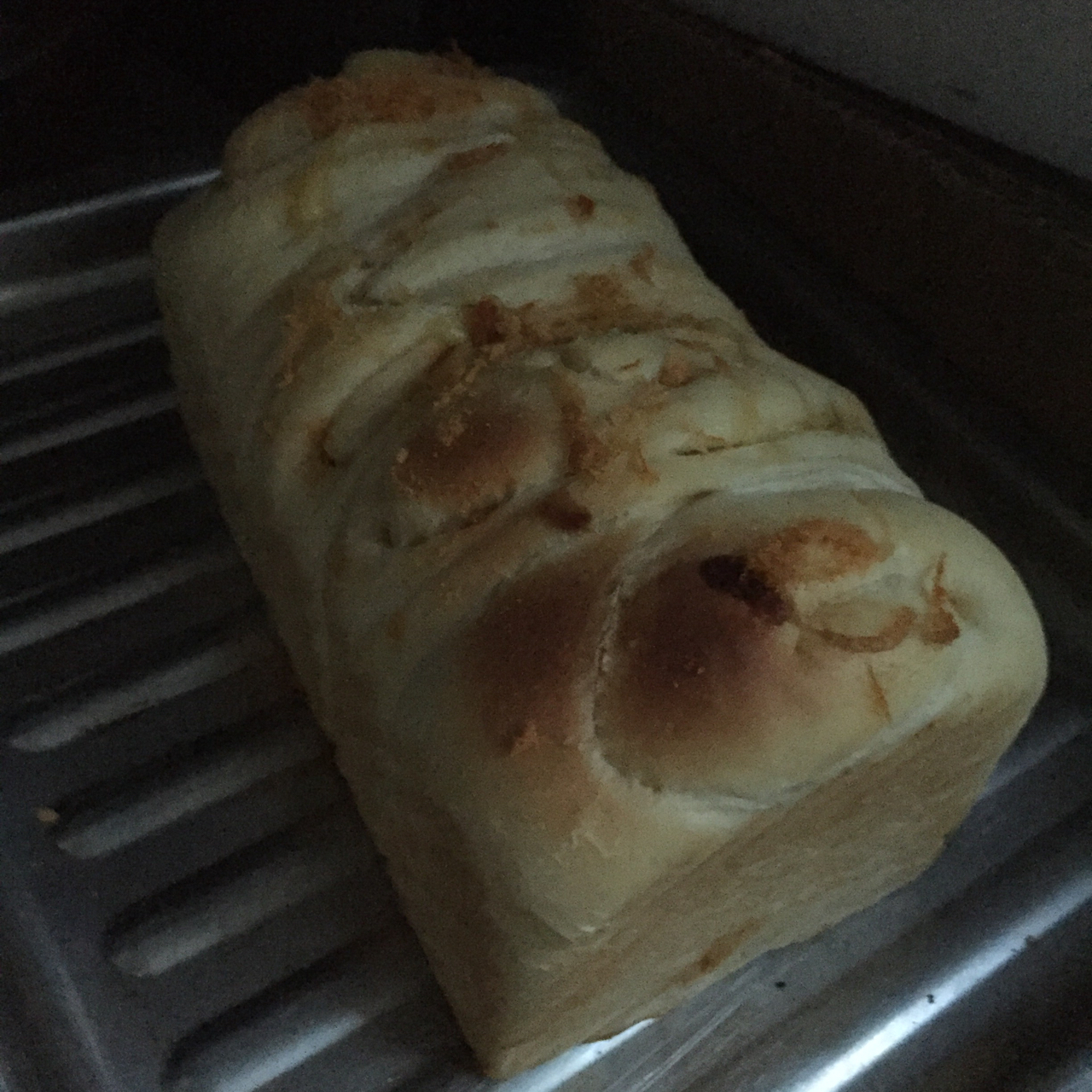 手撕千层肉松面包