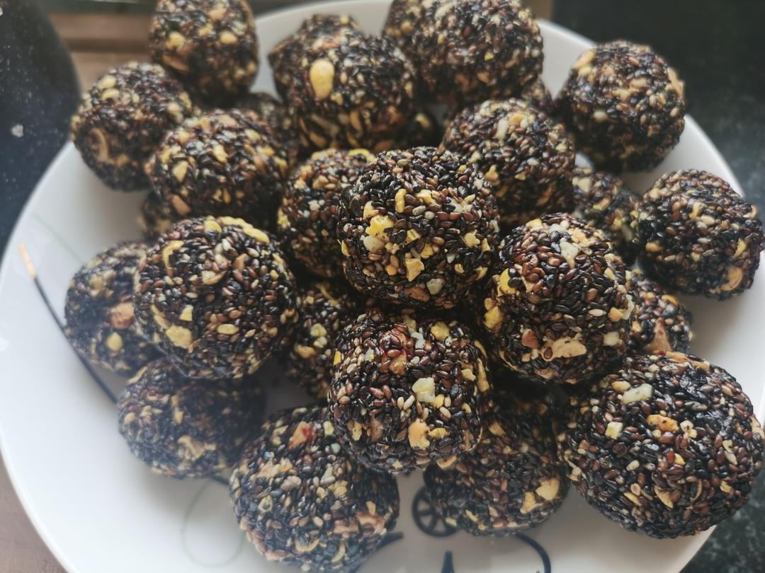 黑芝麻核桃丸