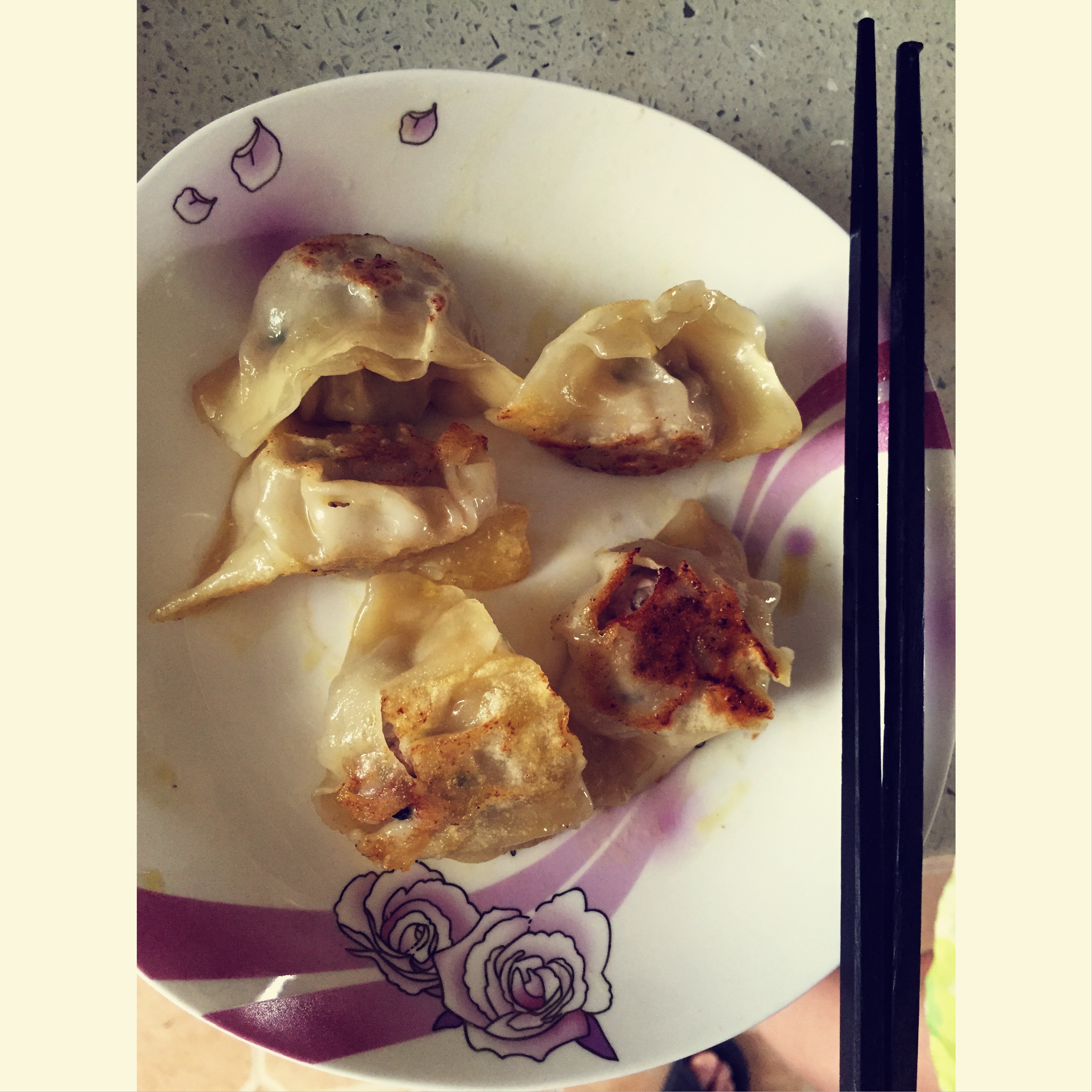 鲜肉锅贴