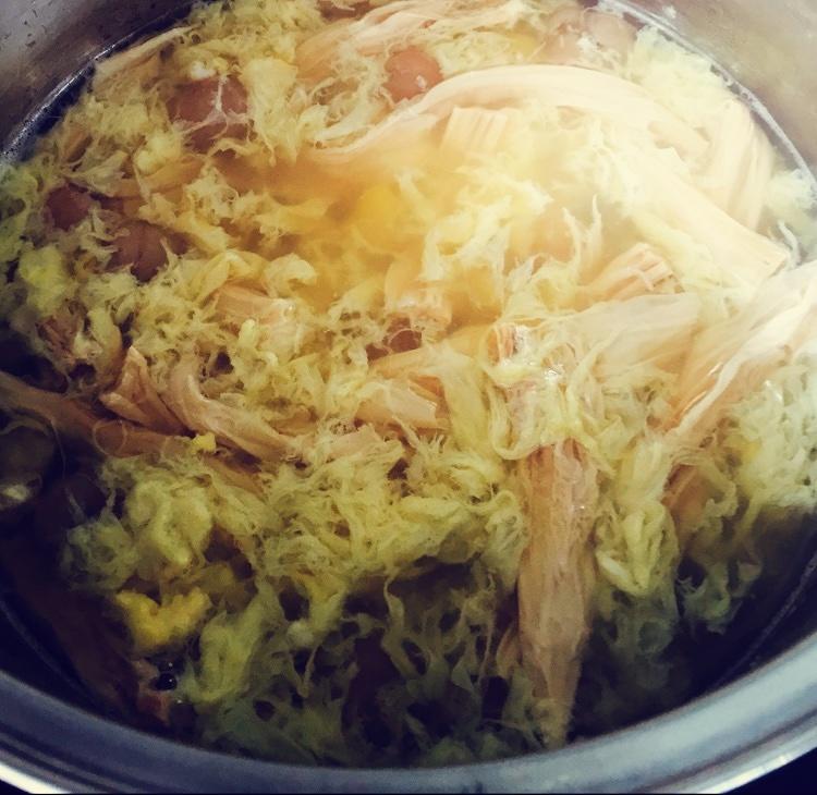桂圆白果腐竹鸡蛋糖水