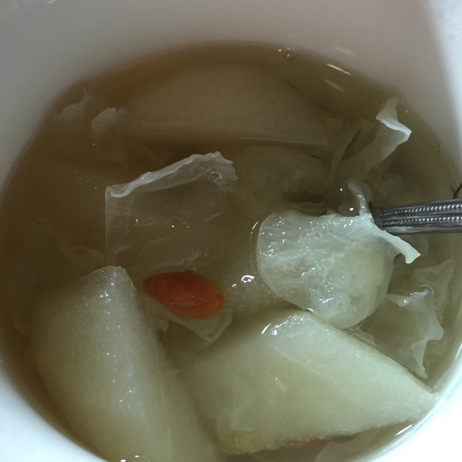 冰糖银耳雪梨汤