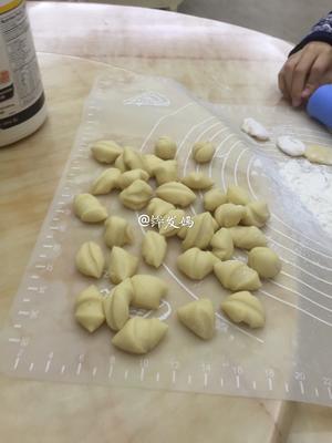 饺子皮（面包机版）的做法 步骤6
