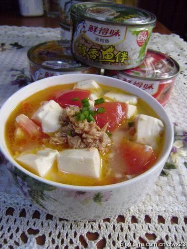 金枪鱼番茄豆腐汤的做法