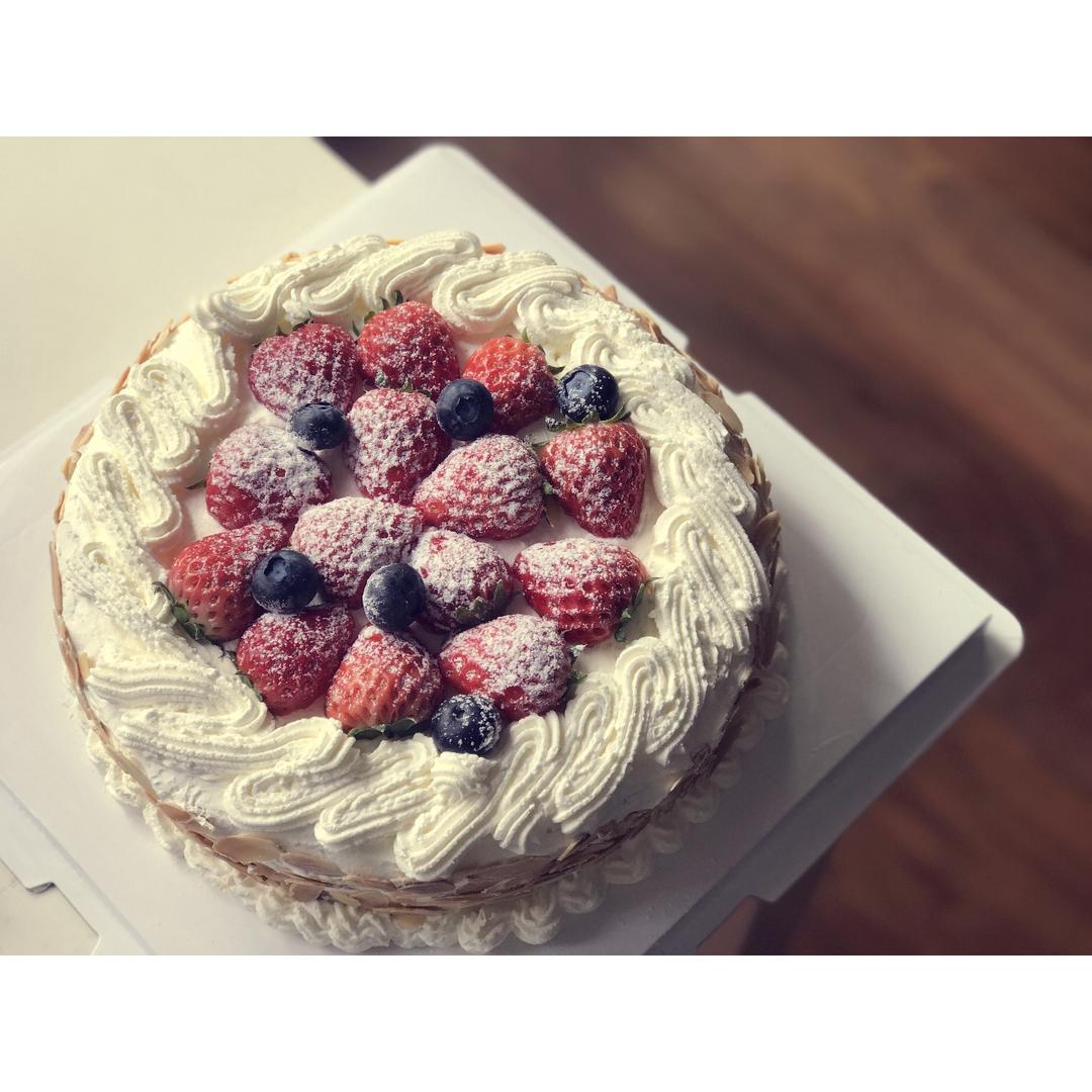 草莓淡奶油蛋糕