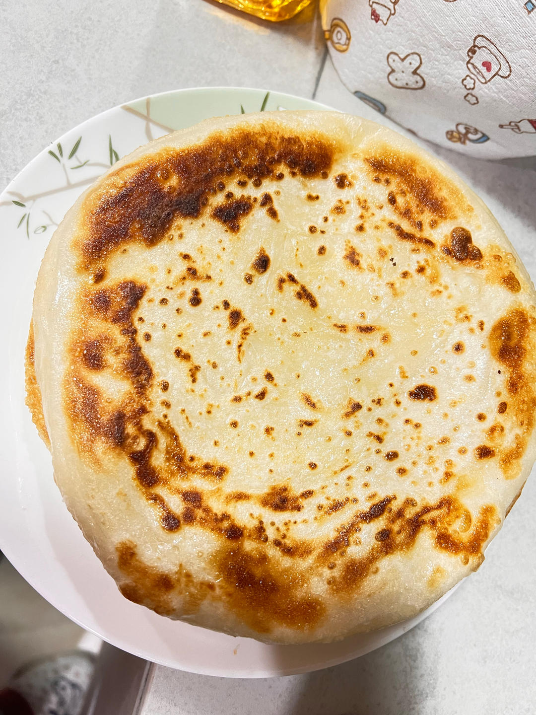 烙饼不硬的小窍门 掌握了你也能看出柔软多层凉了不硬的小油饼