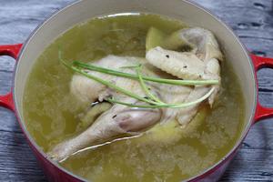 Le creuset酷彩-铸铁锅菜谱#清炖土鸡#的做法 步骤3