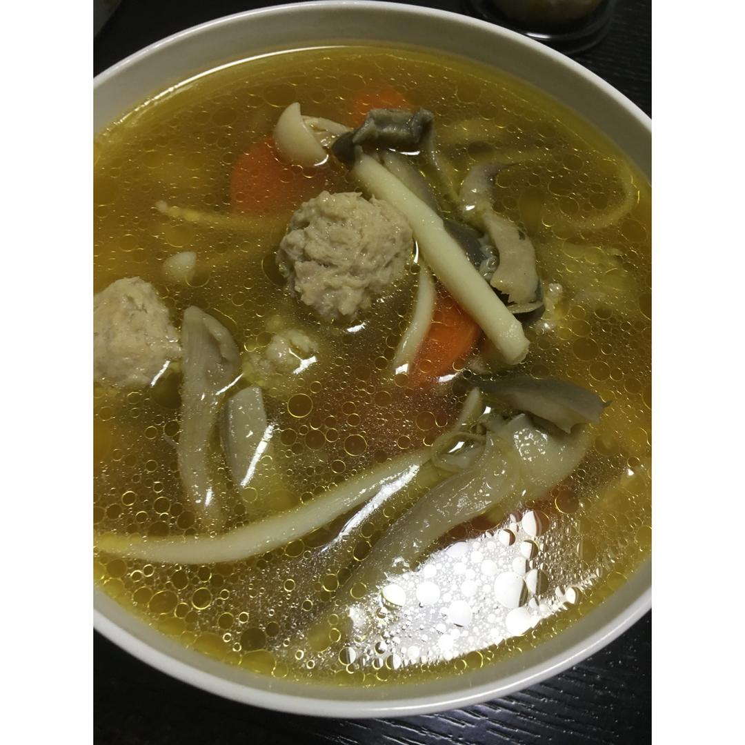 亲妈牌蘑菇肉丸汤
