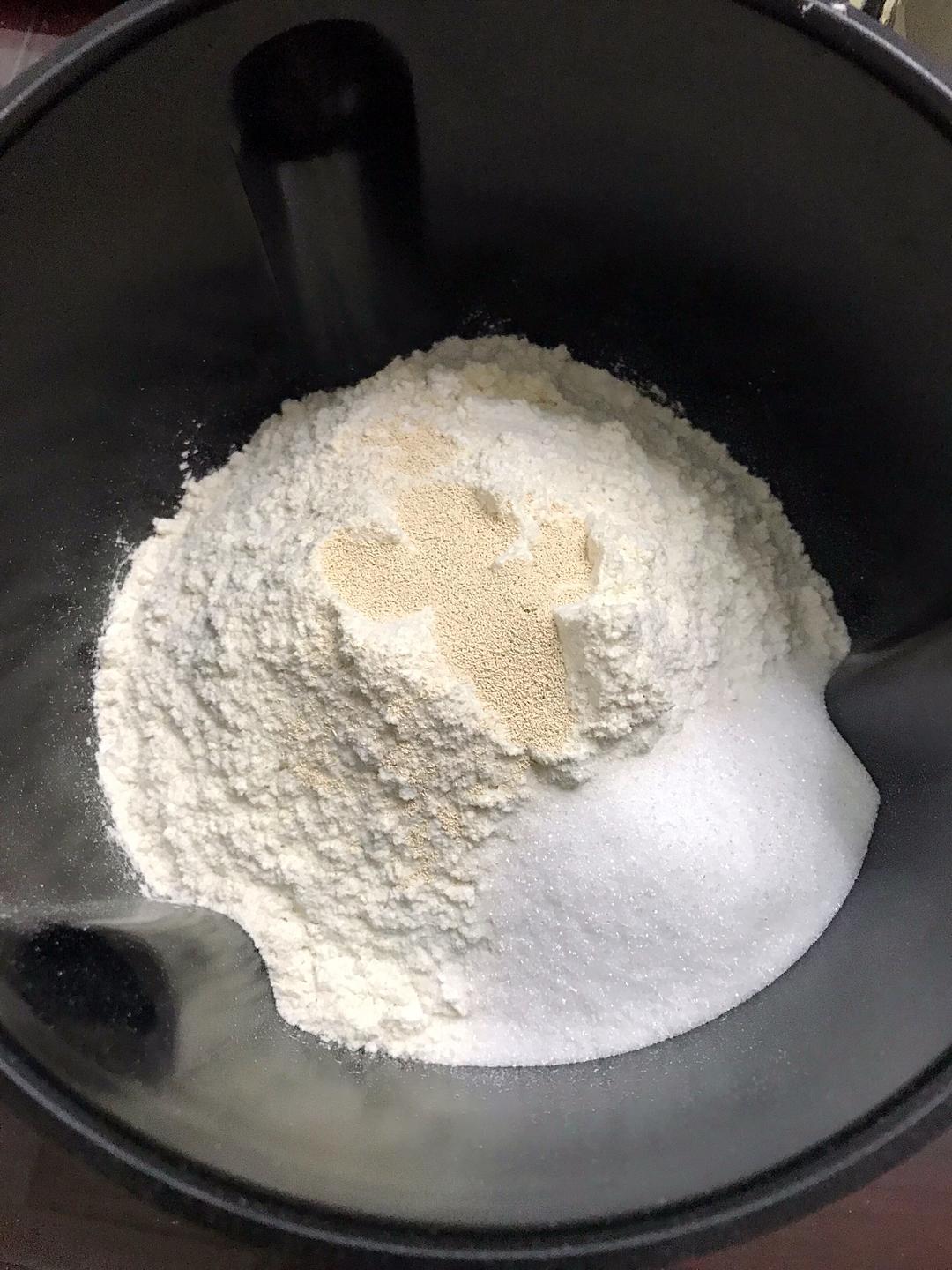 纯奶手撕吐司的做法 步骤1