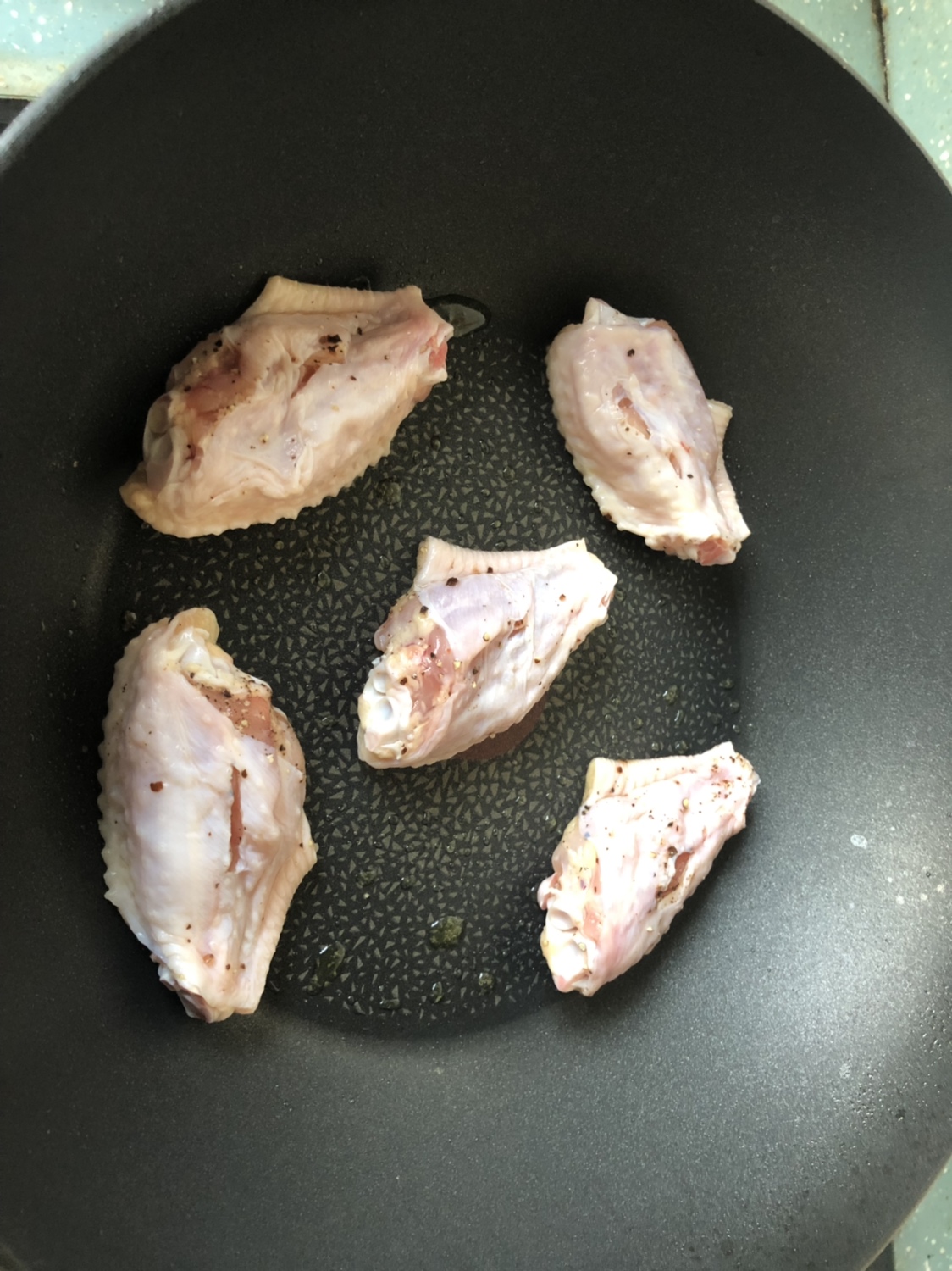 无油无粉外酥里嫩多汁的脆皮鸡翅的做法 步骤1