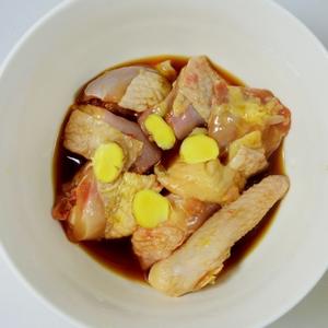板栗香菇鸡焖饭的做法 步骤1