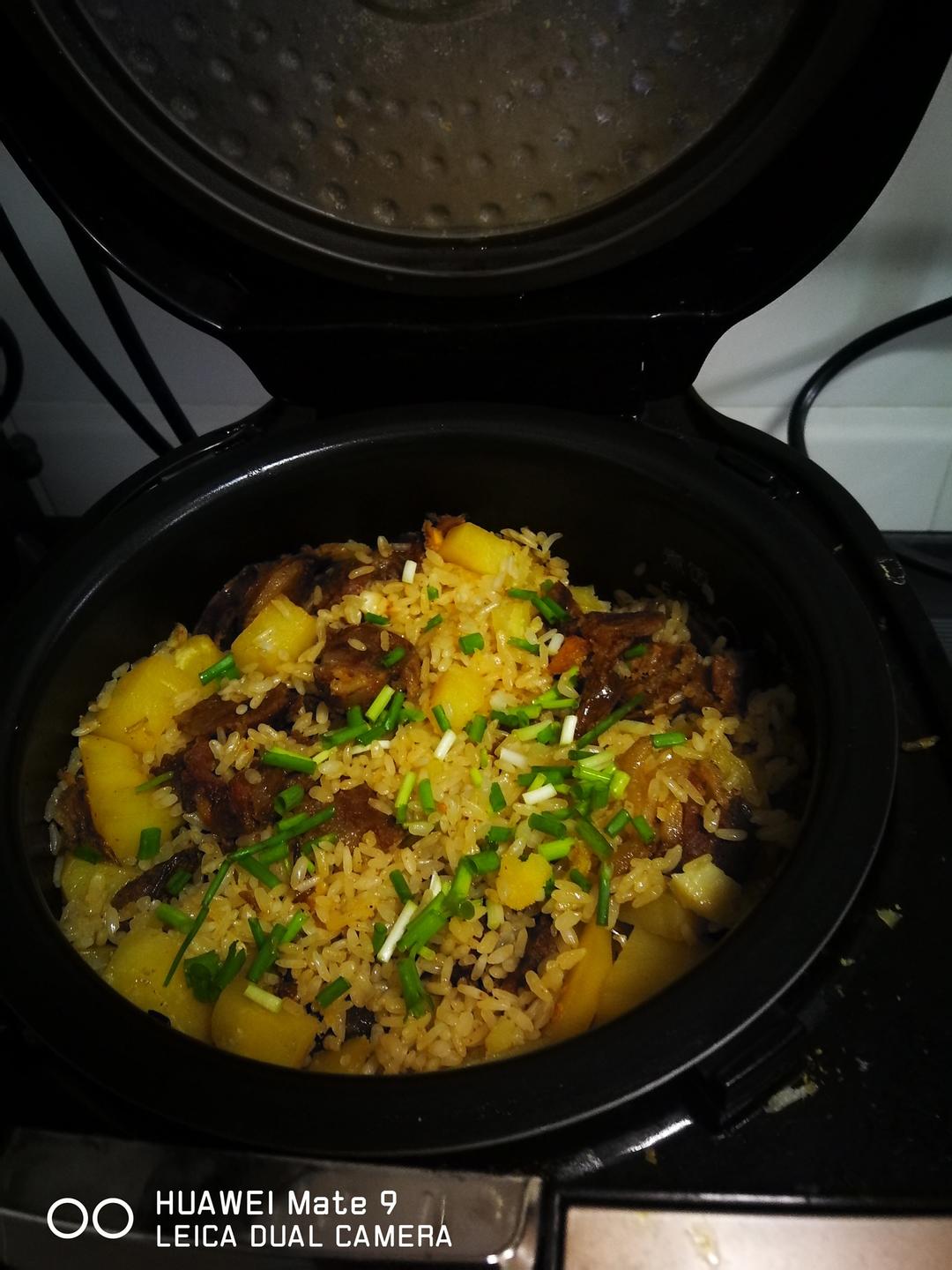 简单好吃的腊肠土豆闷饭