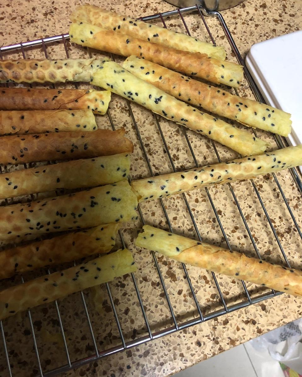 奶香芝麻蛋卷（是香香脆脆的那种喔~）