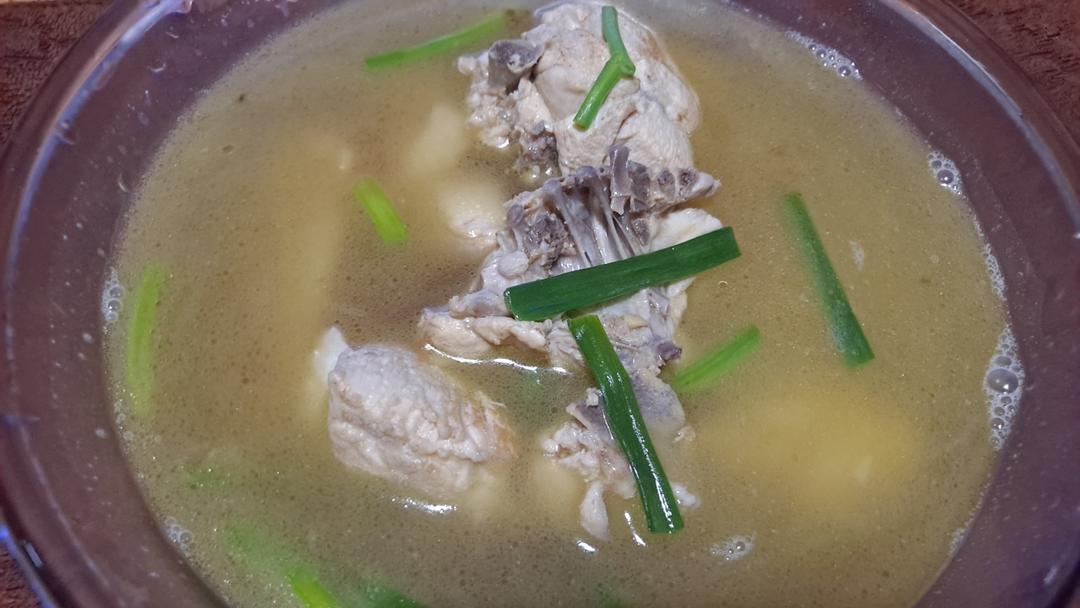 原汁原味土鸡汤