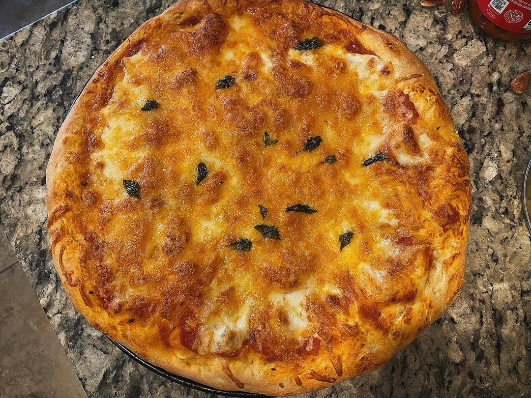 Pepperoni pizza百搭美味披萨面团