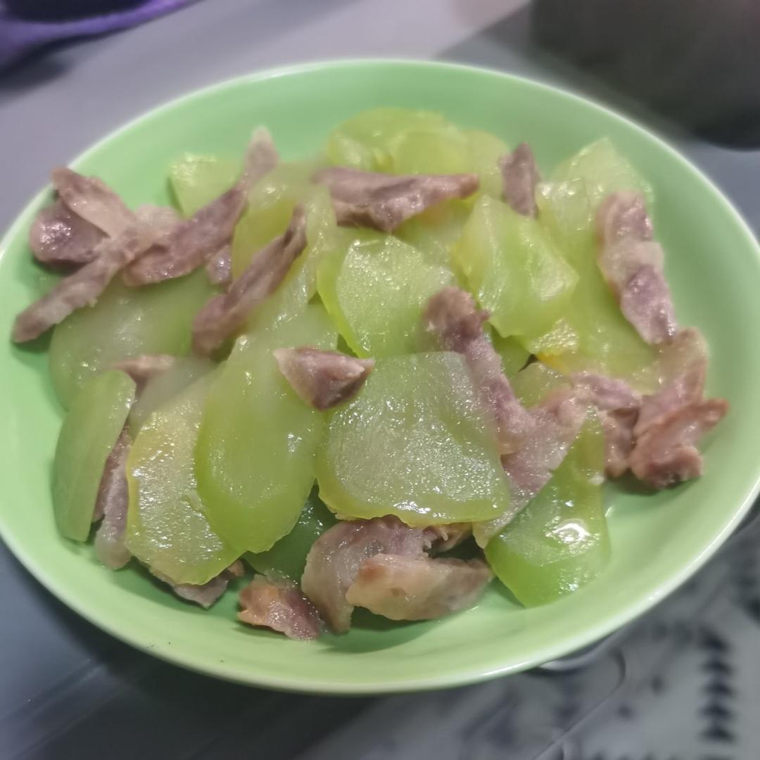 莴笋清炒腊肠
