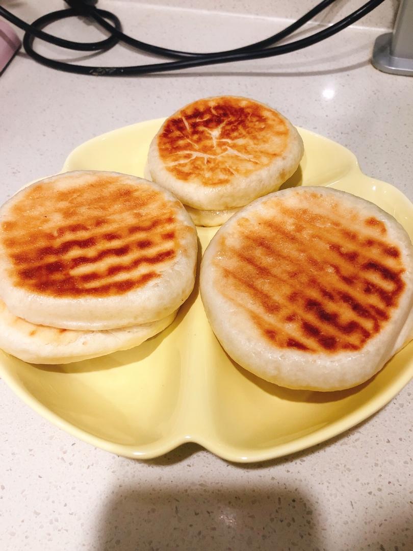 要多诱人有多诱人的白糖饼，家常味儿的哦