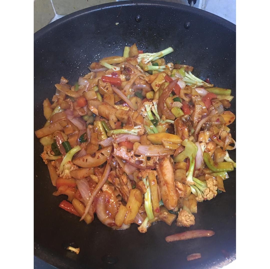 正宗的四川香辣干锅鸡翅