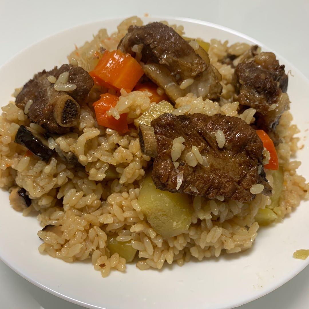 喷香排骨焖饭（爆好吃）