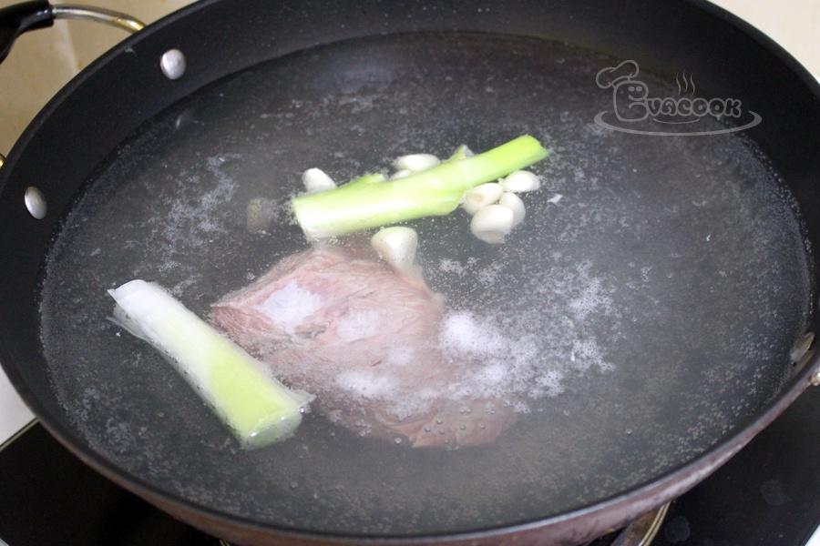 韩式辣牛肉汤的做法 步骤2