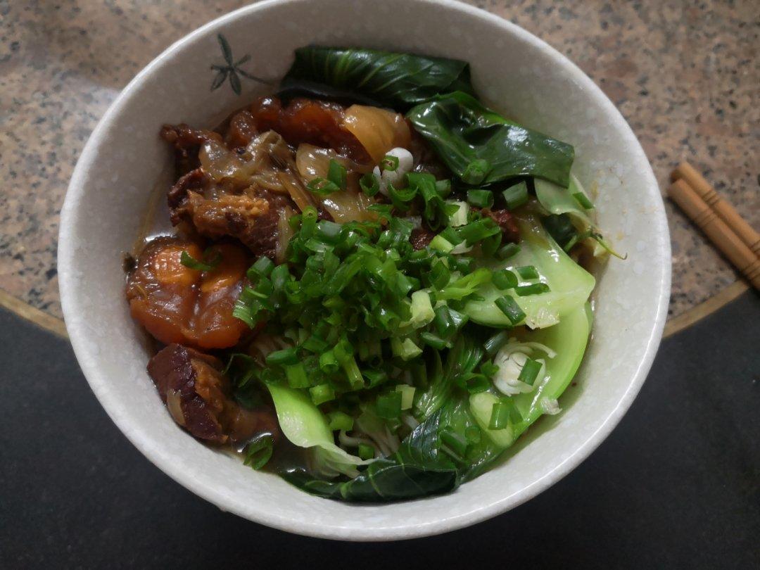 红烧牛腩粉