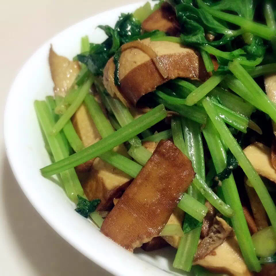 芹菜炒香干