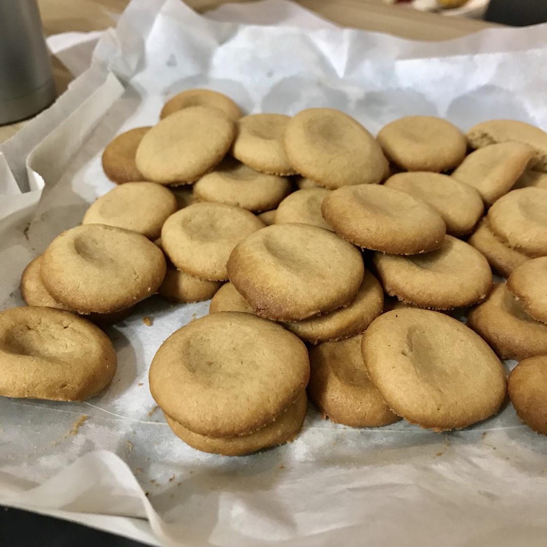 咖啡奶油曲奇-不甜腻，还能消耗淡奶油