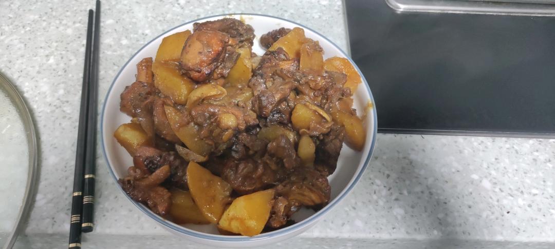 红烧鸡块炖土豆